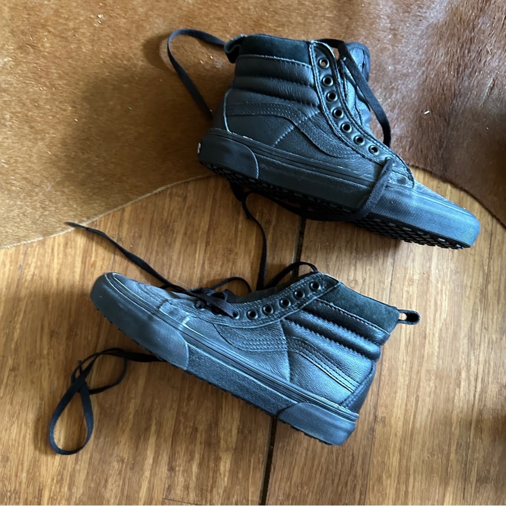 COPY - Vans Leather Sk8- Hi/ mens 6.5/ Woman’s 8